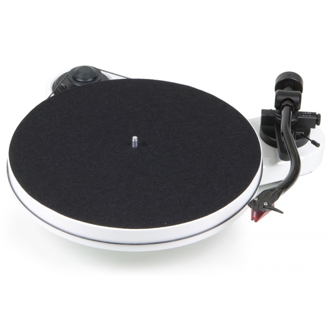 Pro-Ject RPM-1 Carbon DC White High Gloss / 2M Red - Belt Drive